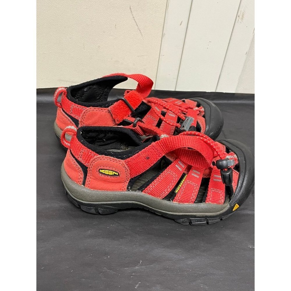 Keen Toddlers Red Closed Toe Trail Hiking Sports Sandals Size 13
